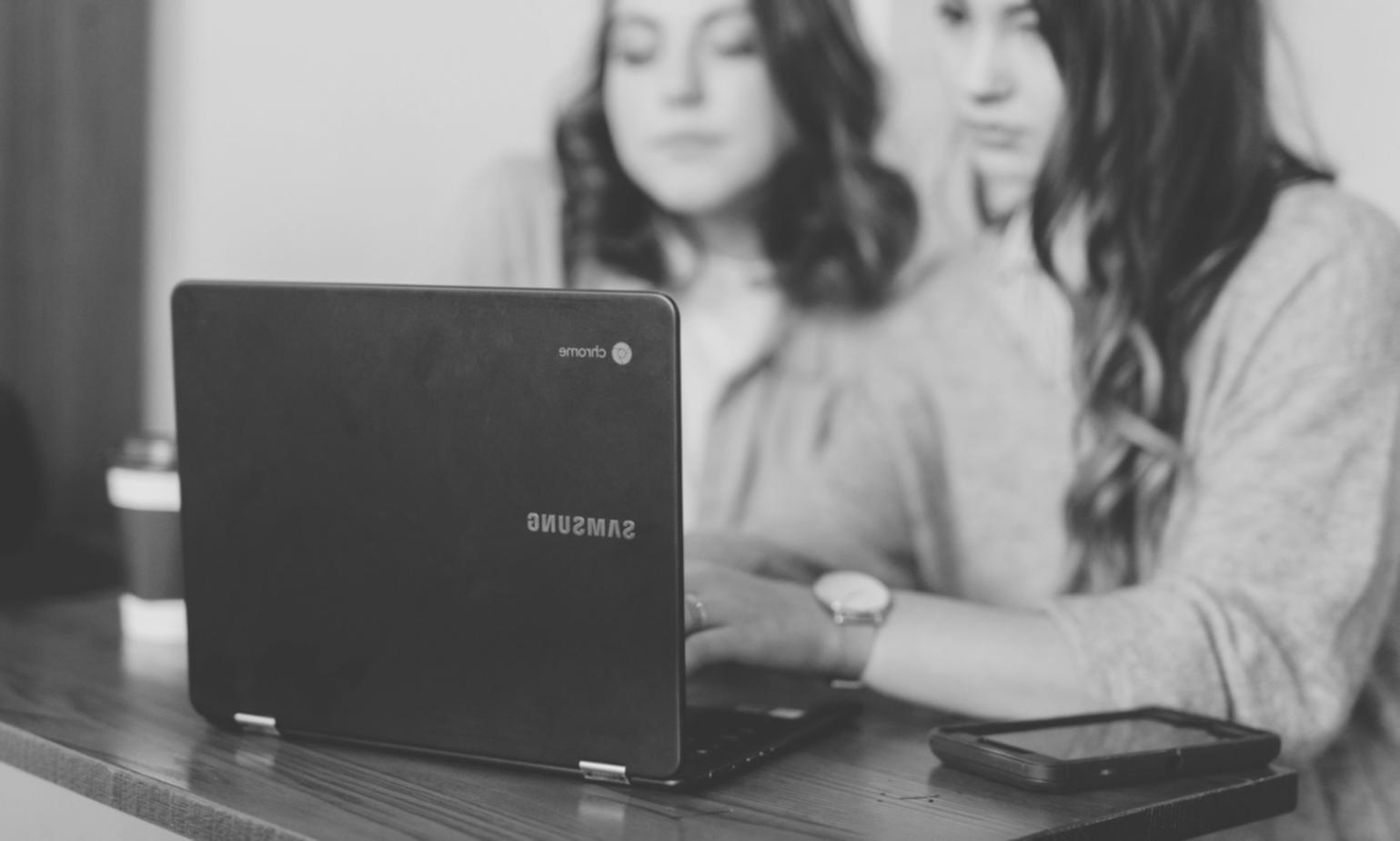 E-Commerce SEO Dashboard mit Keyword-Rankings und Traffic-Analysen